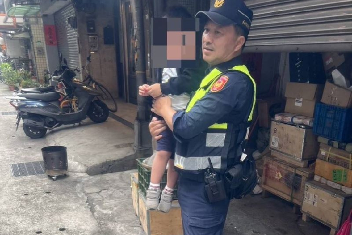 幼童迷失中山商圈／大同警暖心助返家