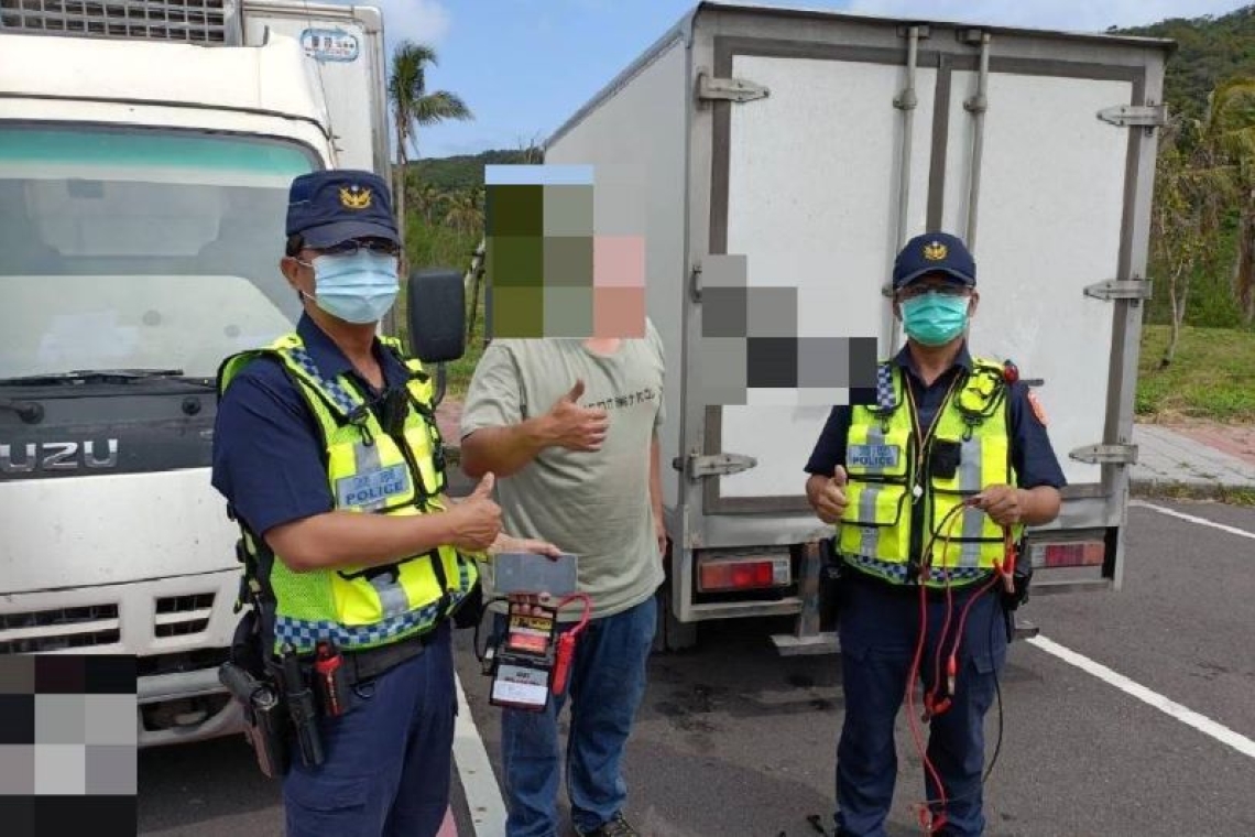 貨運司機車輛拋錨╱大武警即時救援脫困