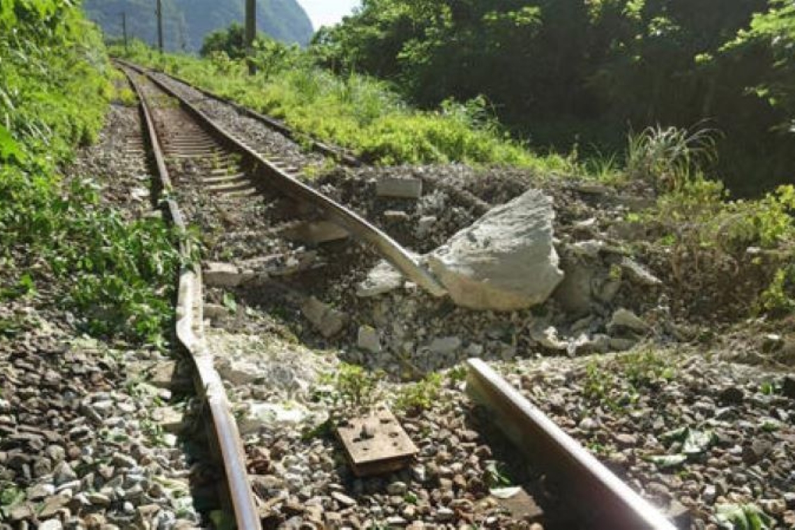 再次斷軌╱台鐵和仁隧道口