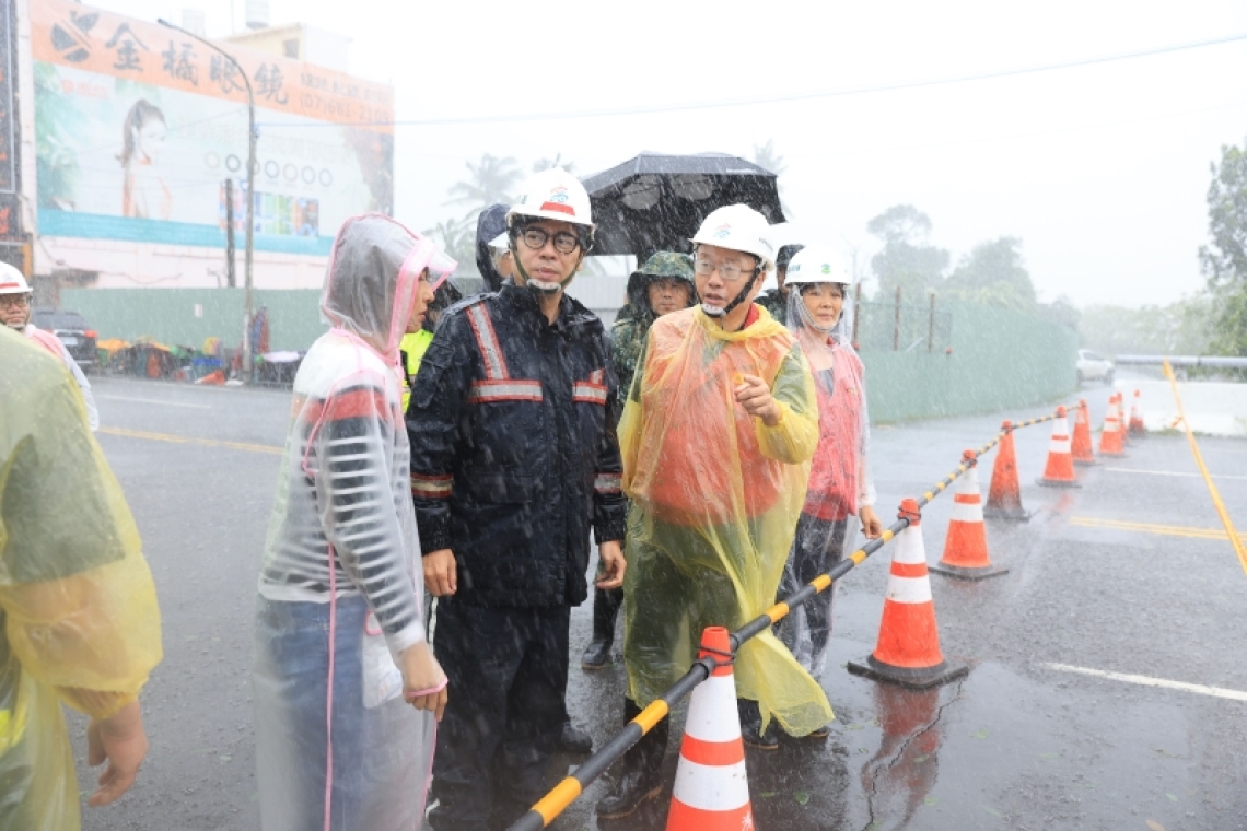 暴雨肆虐高雄／凱米颱風暴雨超越莫拉克｜陳其邁市長全面動員高雄市政府團隊展開救援工作