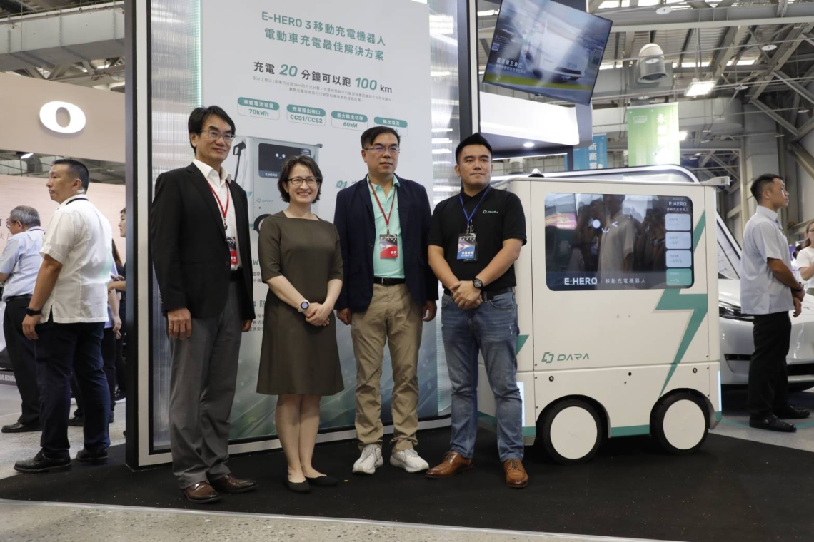 2024 AI TAIWAN 未來商務展！  蕭美琴副總統親臨現場，共同見證AI新國力時代啟航