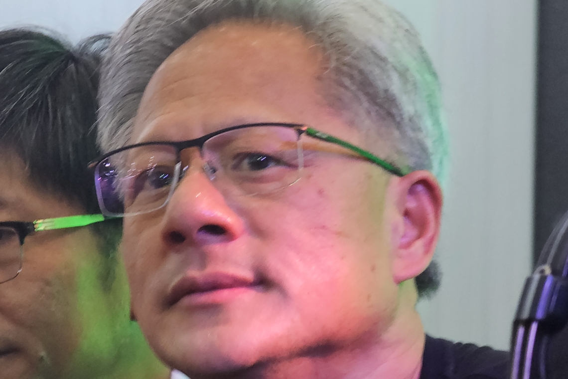 輝達執行長黃仁勳今天與川普碰面