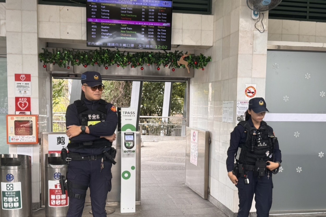 車站一隅的關懷│吉安警協助老婦返家