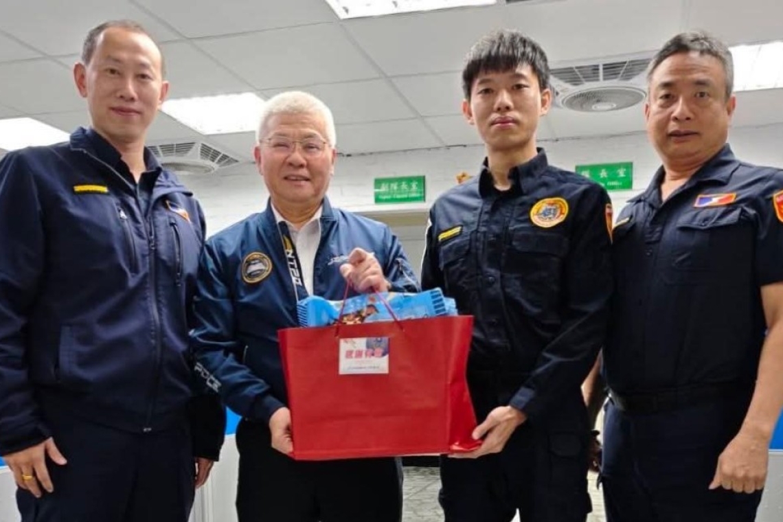 方局長慰勤．關懷執勤同仁 局長一句關懷、一聲肯定