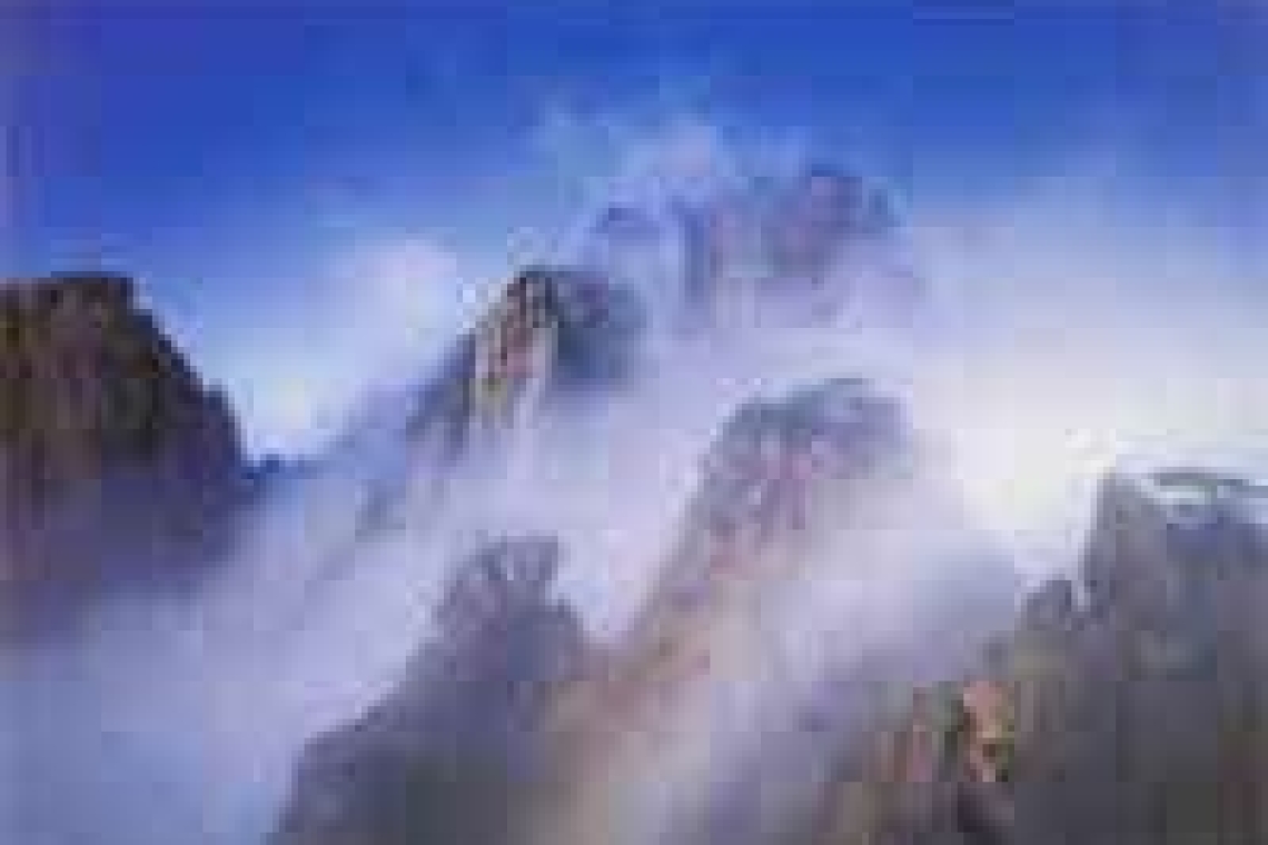 星雲大師在《如山之修養》中寫道：「人之修養，當如山之穩重，如山之包容；如山之崇高，如山之堅韌。」
