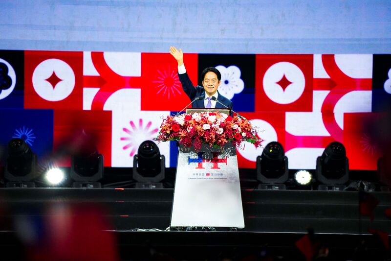 總統賴清德強調大家應珍愛國家學習先賢奉獻精神並感謝災防人員在山陀兒颱風中的辛勤付出