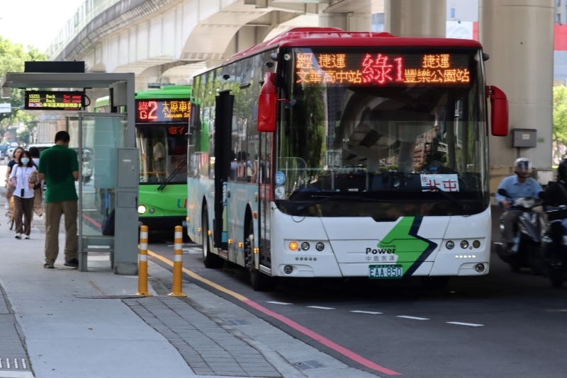 台中市境內TPASS定期票可使用台鐵捷運公路客運市區公車公共自行車接駁轉乘.jpg