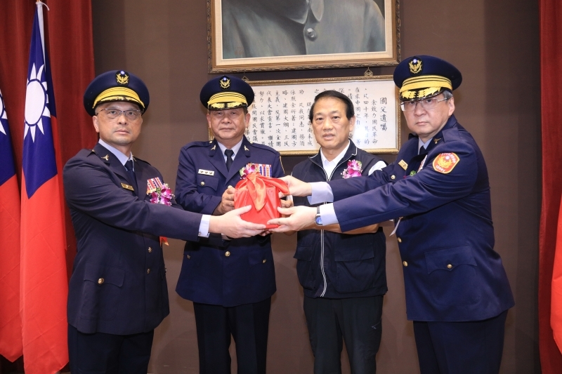 太平分局分局長沈能成右1.jpg