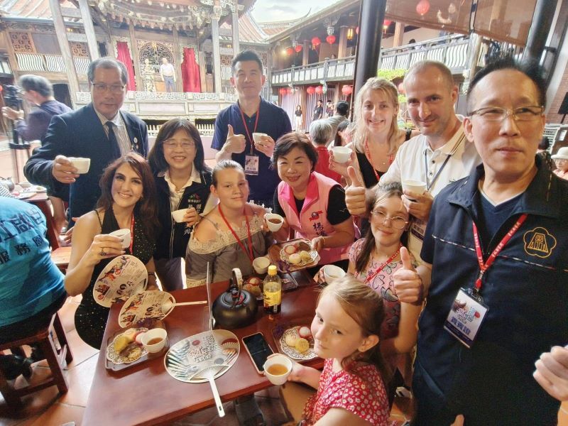 百年糕餅結合百年古蹟建築吸引國際旅客參與.jpg