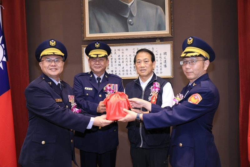 第四分局分局長陳祥麟右1.jpg